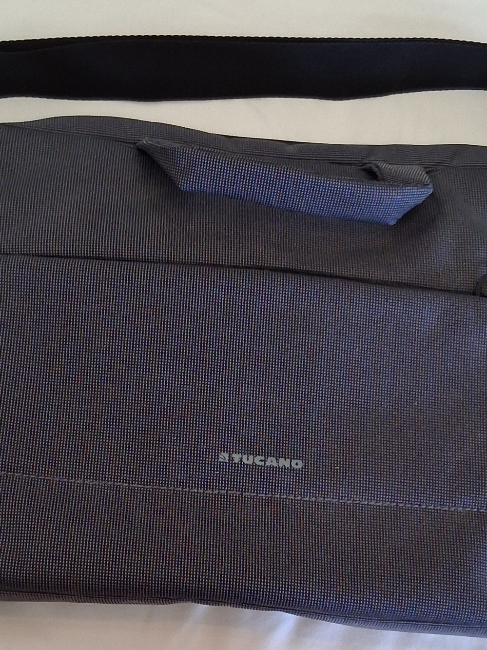 Tucano Milano Italy Dark Grey Laptop Bag W/Adjustable Shoulder Strap - Picture 6 of 7